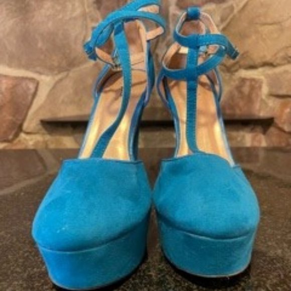 Quipid Turquiose T-Strap wrap around ankle heels - Picture 8 of 8